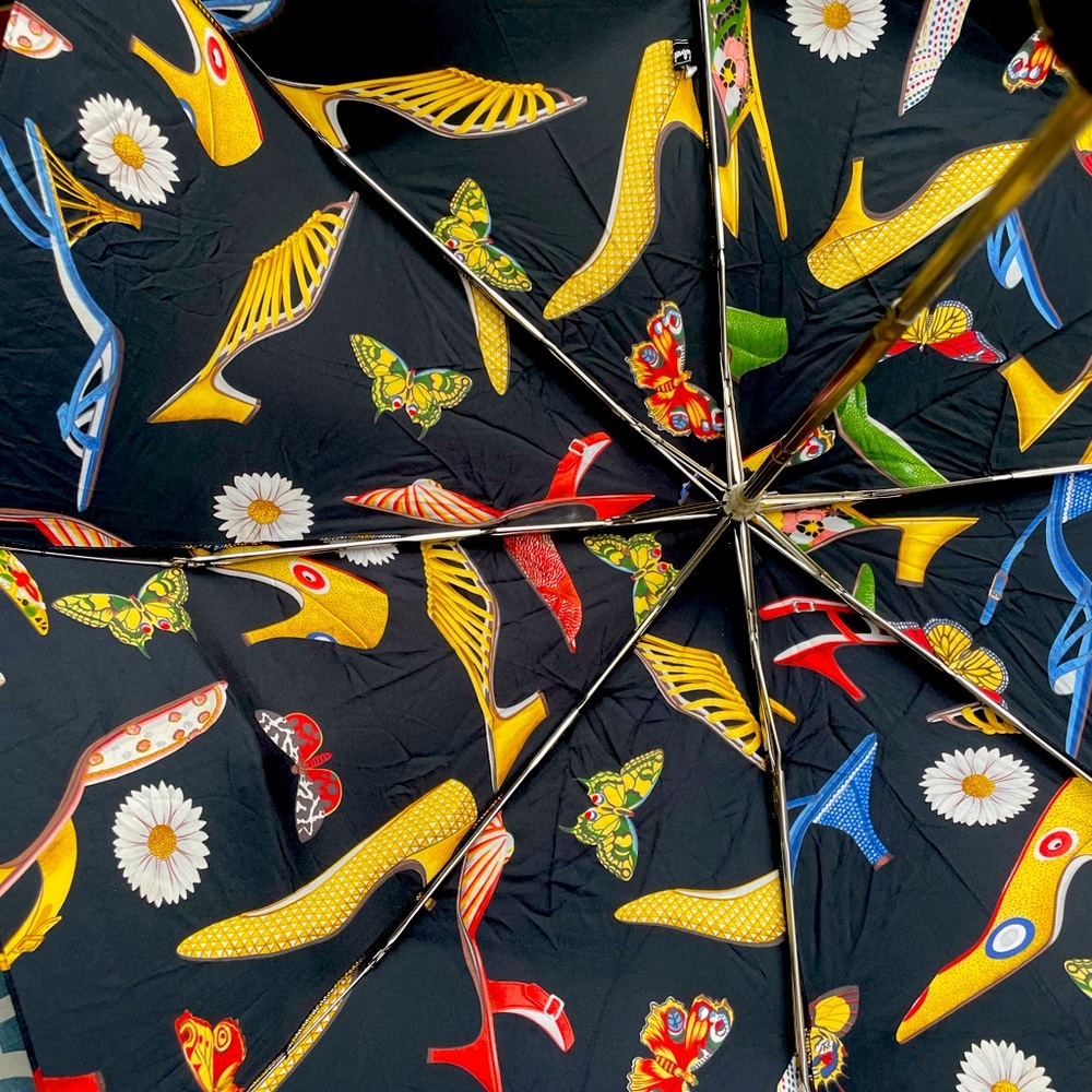 Salvatore Ferragamo silk Vintage Umbrella , never used , collector piece .